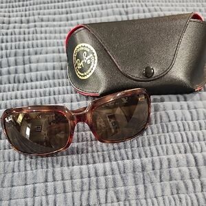 Ray Ban Rb4116 Sunglasses With Case And Cleabing Cloth